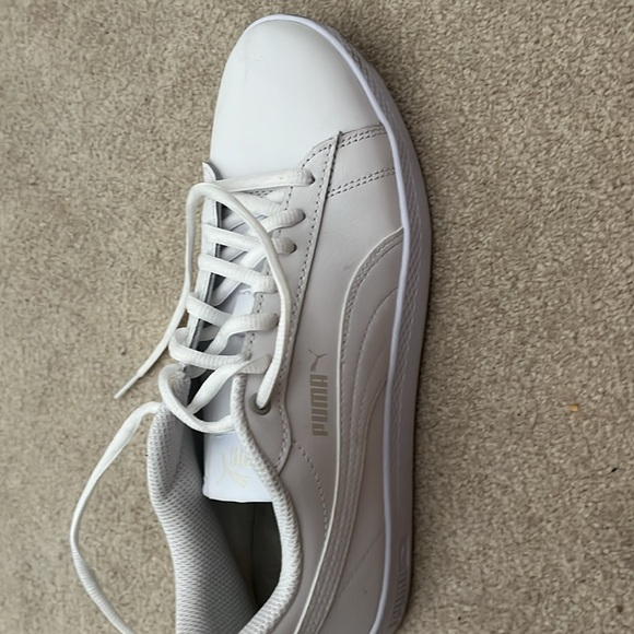 Puma Smash V2 Leather Sneaker - Picture 5 of 5